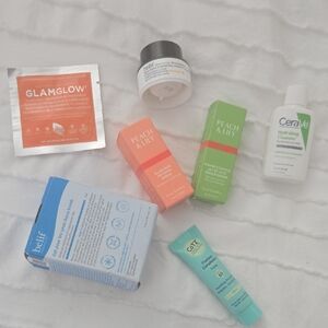 Aqua Bomb Hydrating Moisturizer - Blue